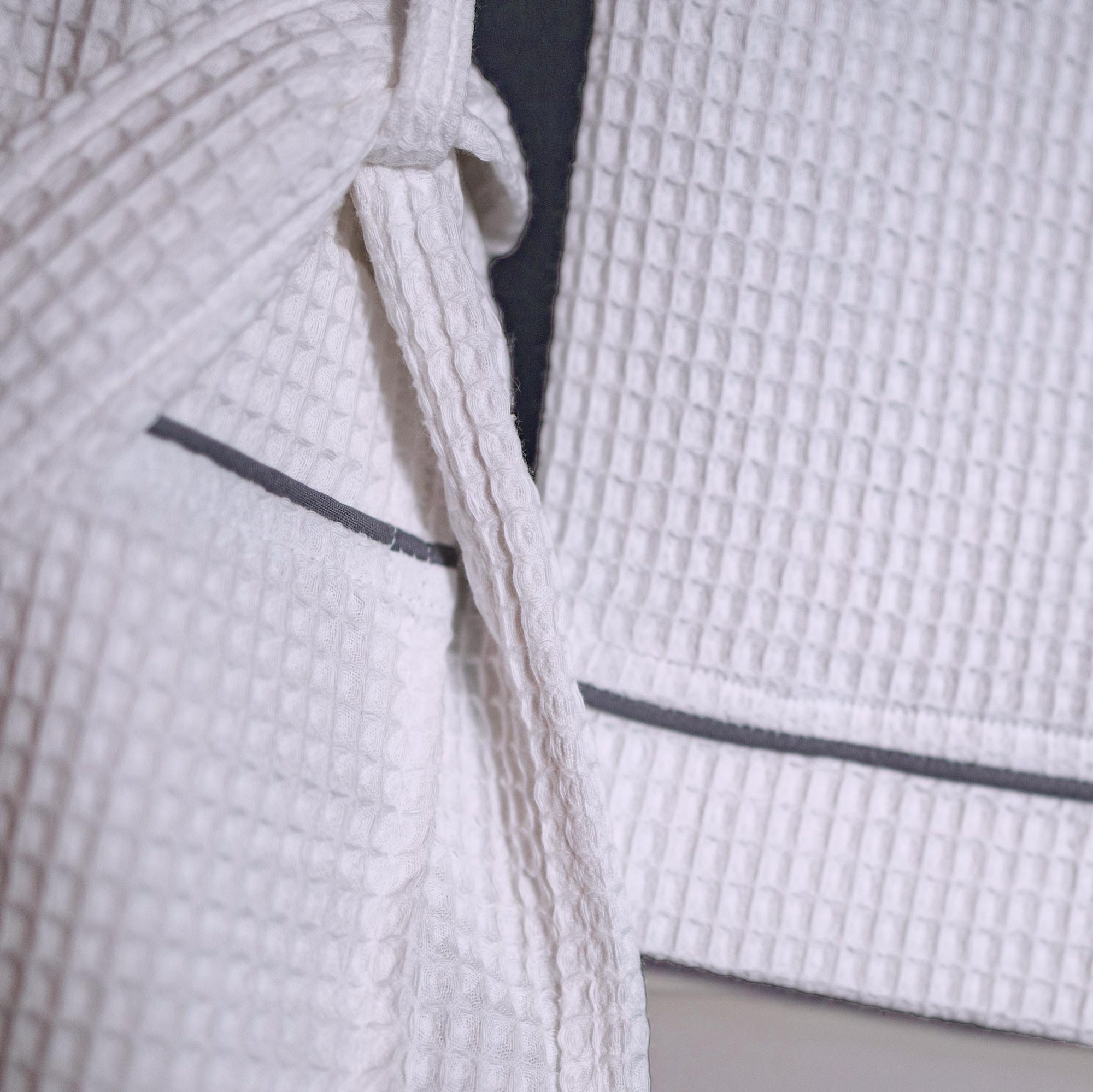 unisex white cotton waffle hotel spa robe dressing gown bathrobes