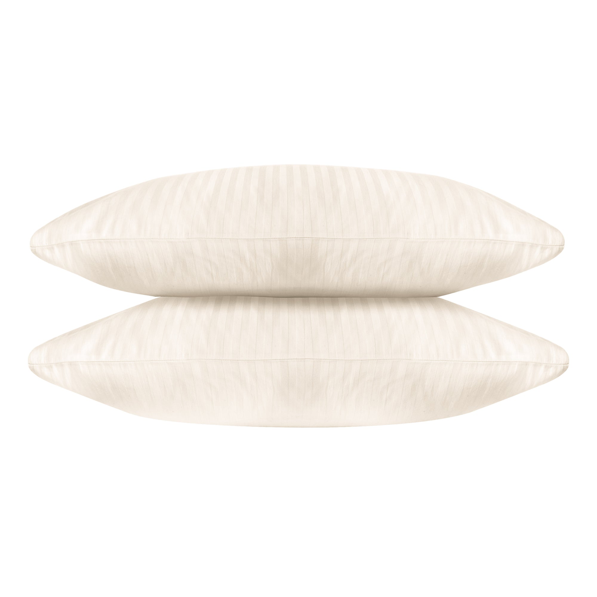Une paire de taies d'oreiller standard en satin de coton 100 % rayé blanc perle