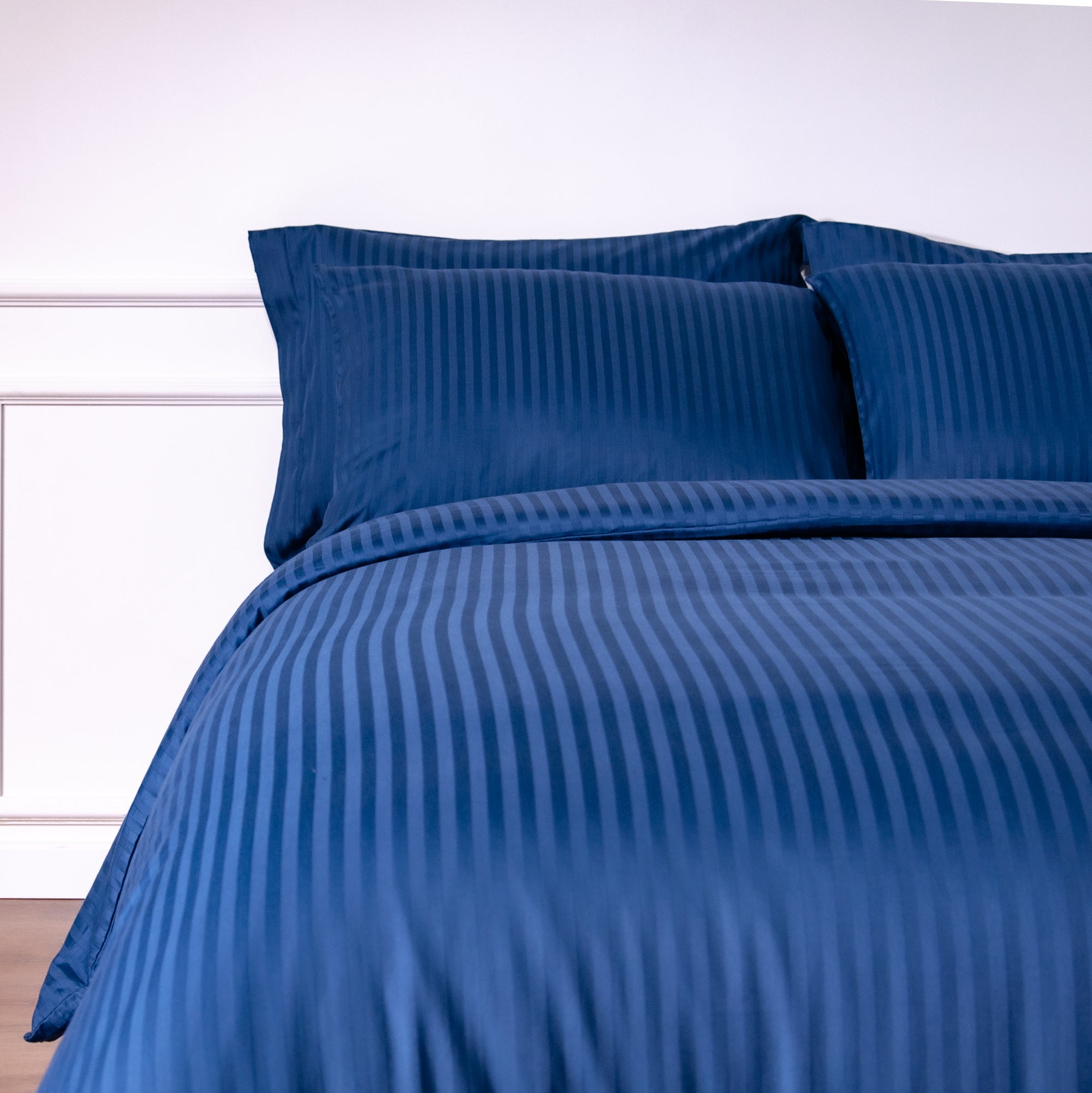 Housse de couette une pièce en satin de coton à rayures bleu marine 100 %
