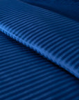 Einteiliger, marineblau gestreifter Bettbezug aus 100 % Baumwollsatin