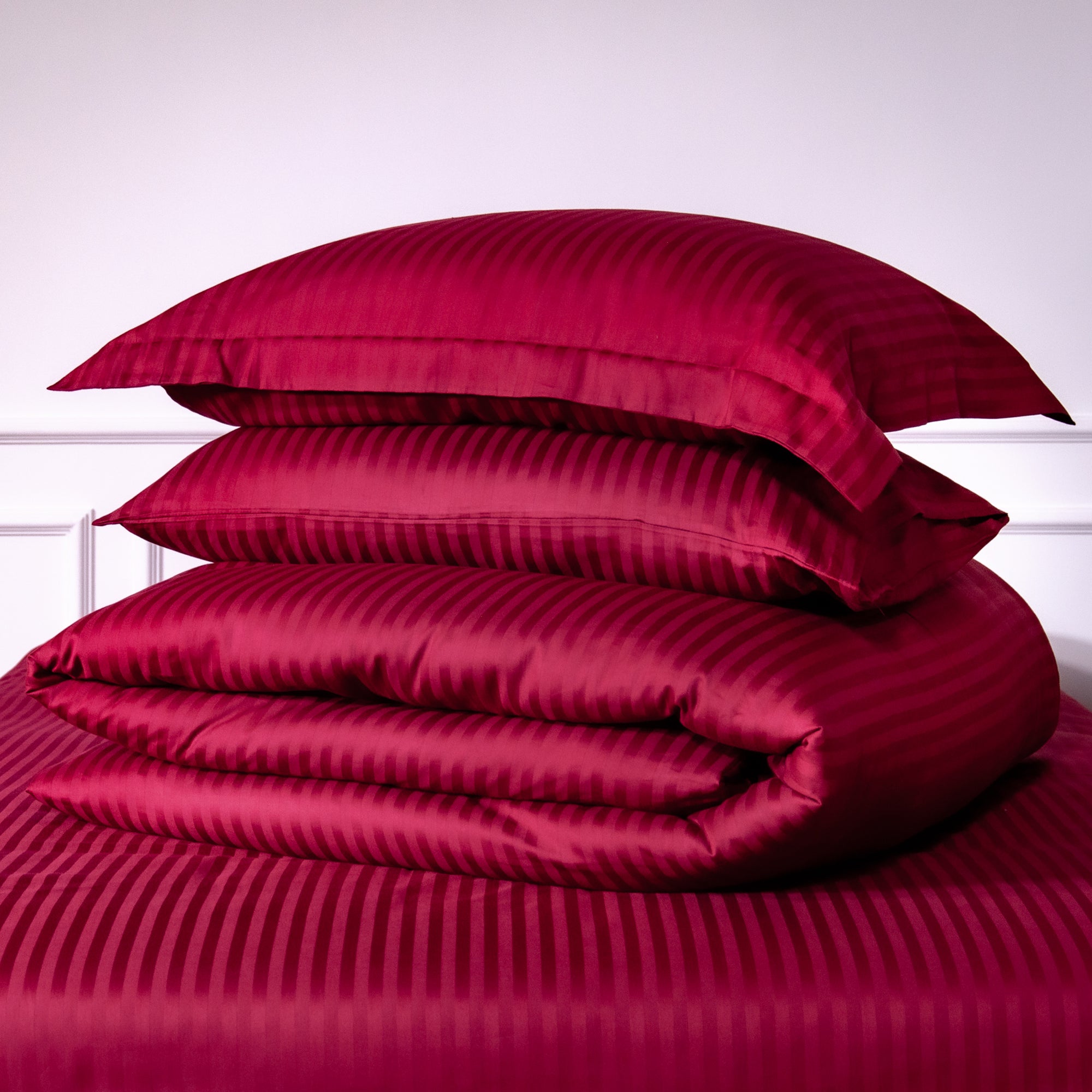 Housse de couette une pièce en satin de coton 100 % rayé bordeaux