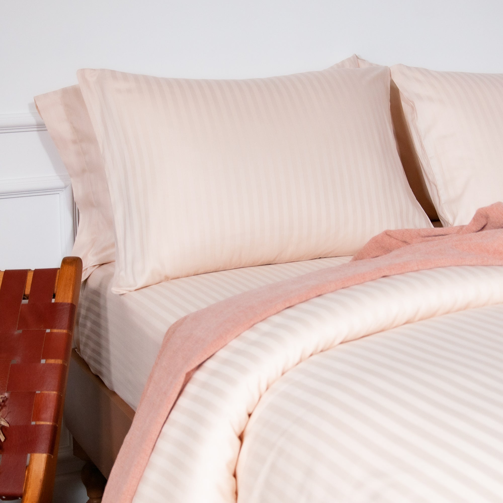 Housse de couette One Piece en satin de coton à rayures crème 100 %