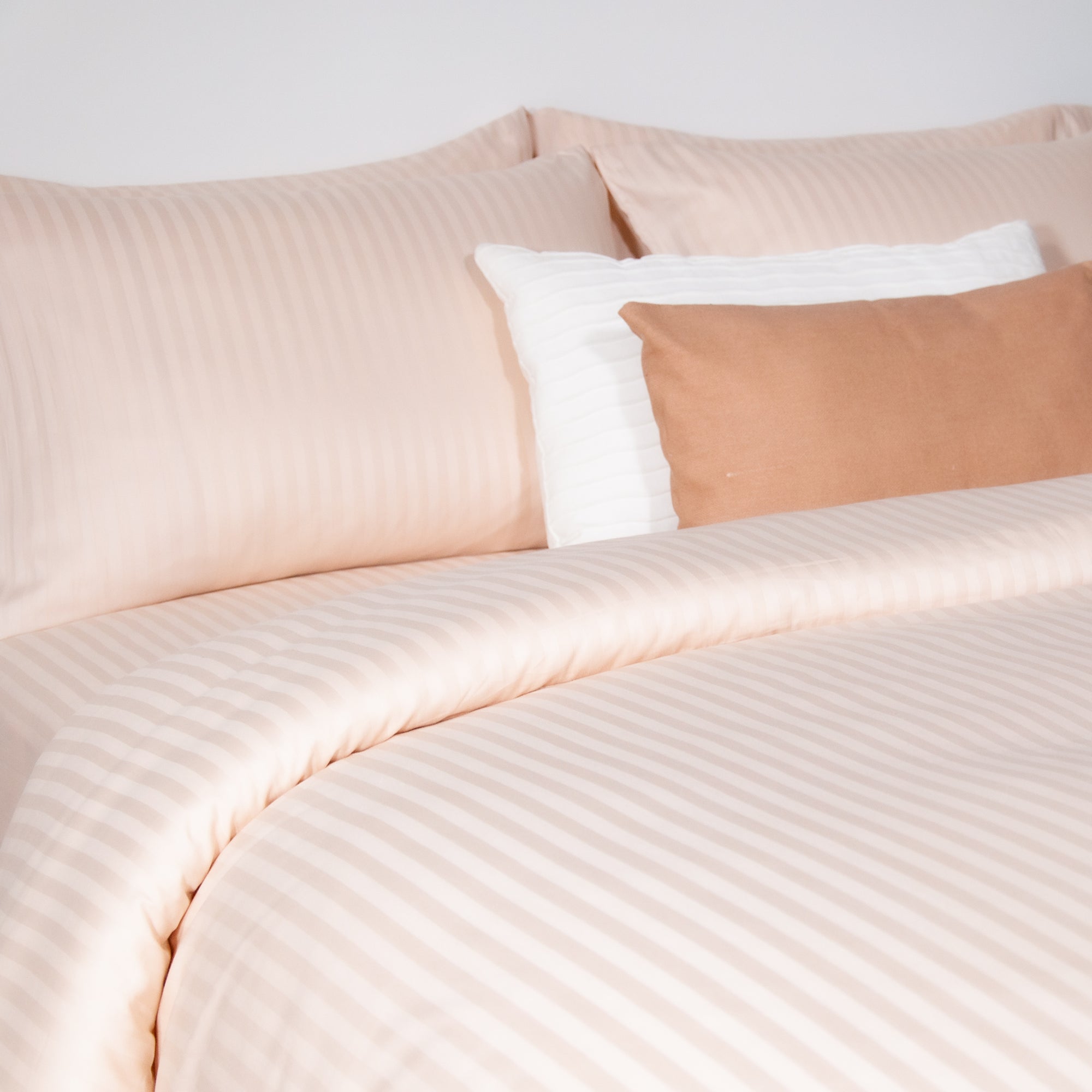 Housse de couette One Piece en satin de coton à rayures crème 100 %