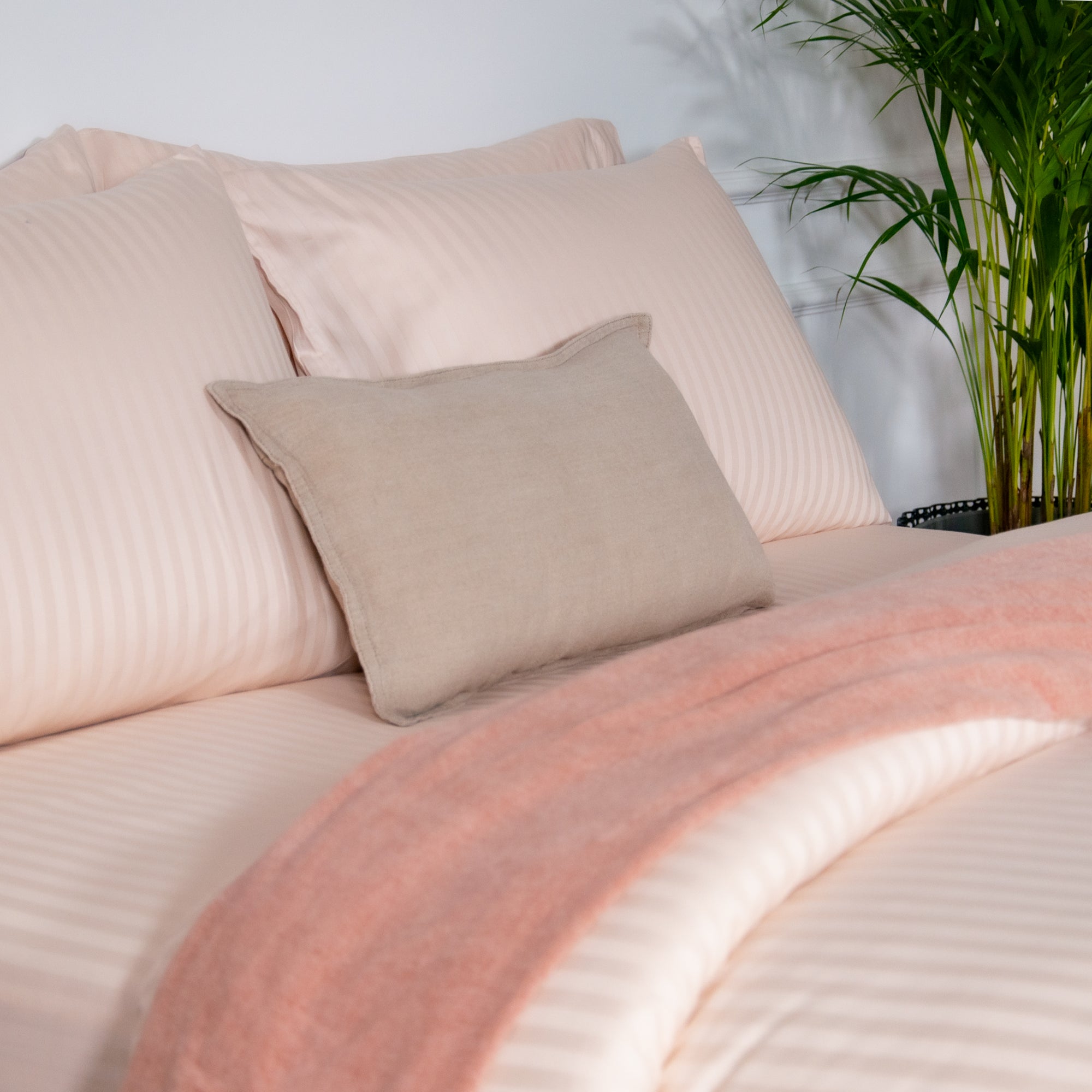 Housse de couette One Piece en satin de coton à rayures crème 100 %