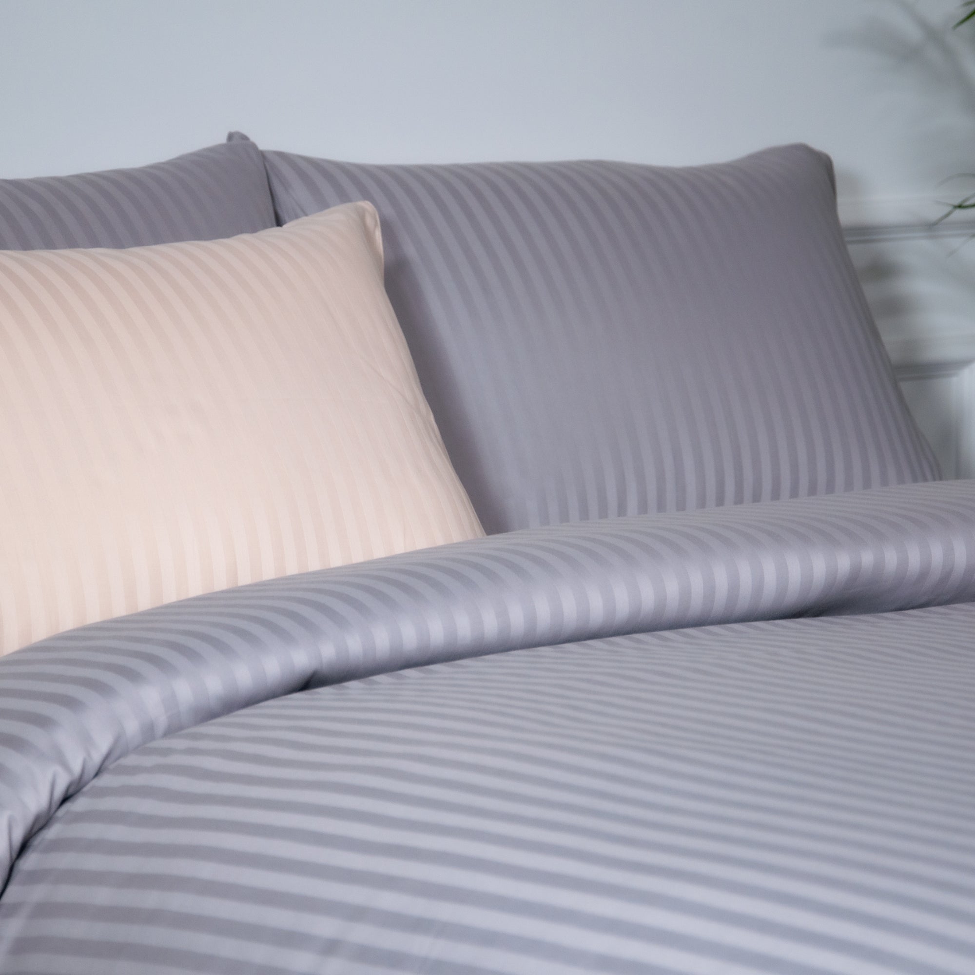 Housse de couette une pièce en satin de coton 100 % rayé gris