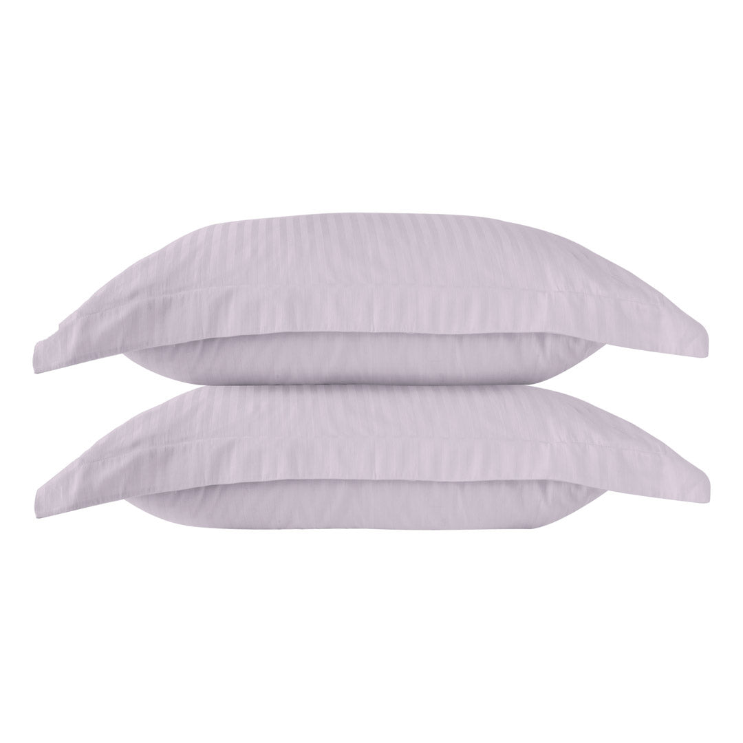 Une paire de taies d'oreiller Oxford 100 % satin de coton à rayures grises