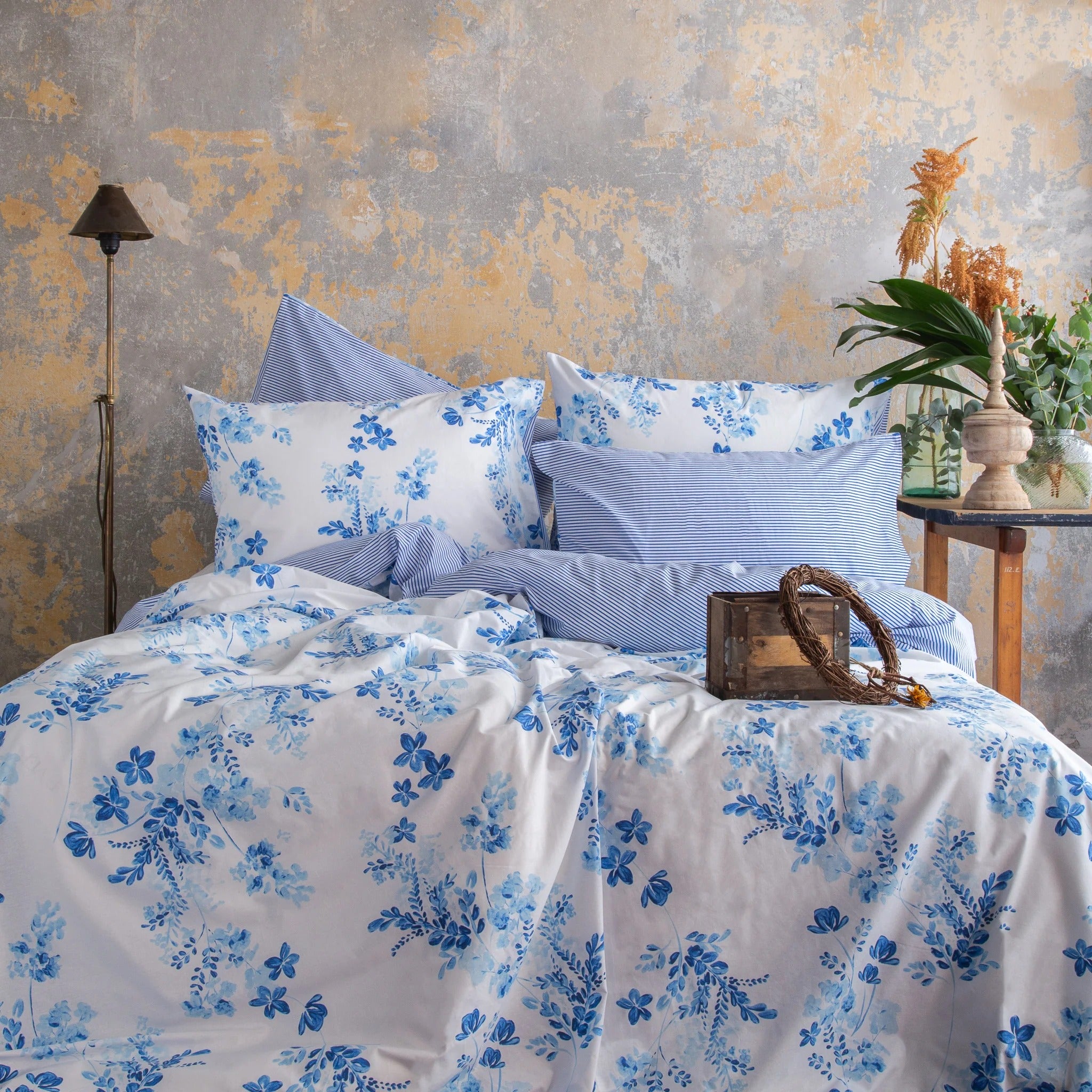 http://leruum.com/cdn/shop/products/sevilla-blue-floral-duvet-cover-set-1.jpg?v=1681122001