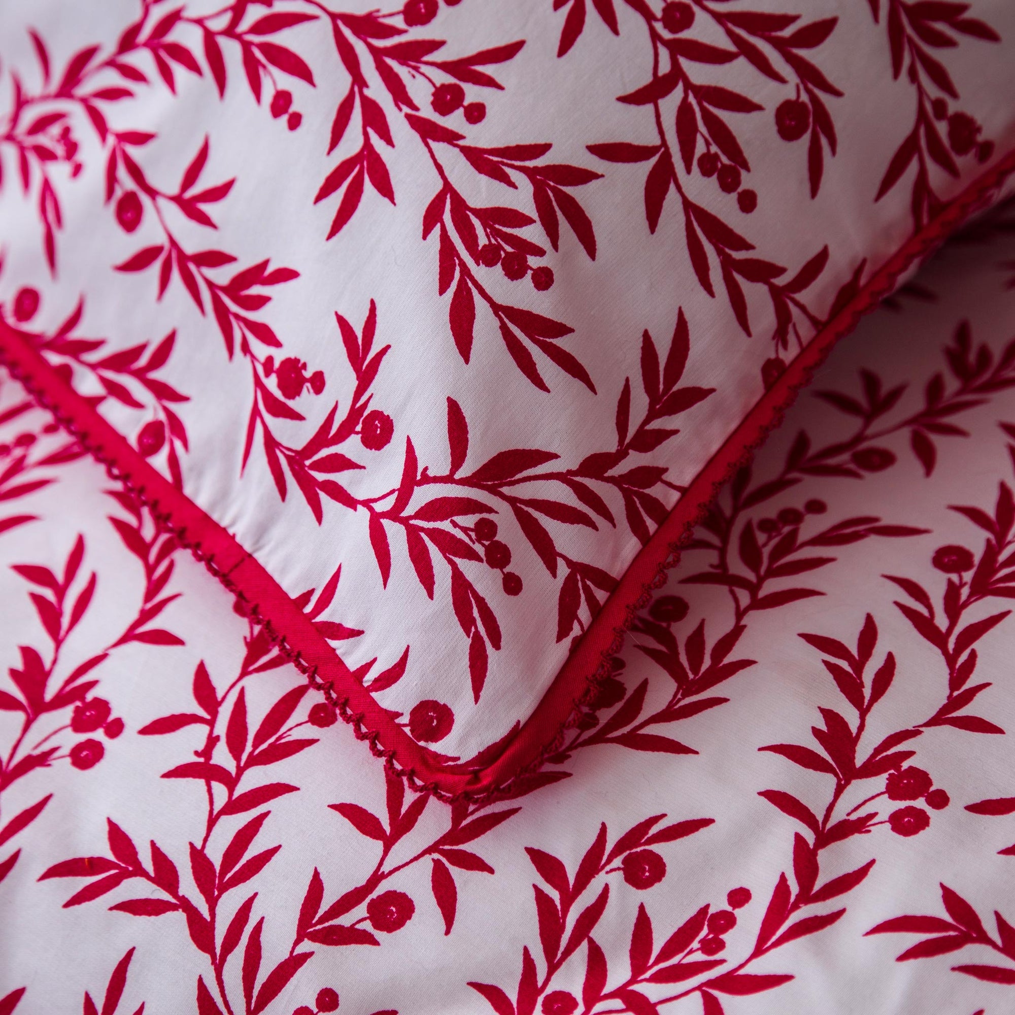 Parure de lit en pure percale - Parure de lit à motif floral blanc et magenta (UE)