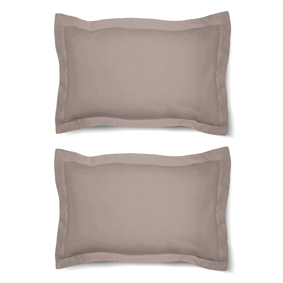 Ein Paar Oxford-Kissenbezüge aus 100 % einfarbiger Baumwolle mit 5 cm Rand
