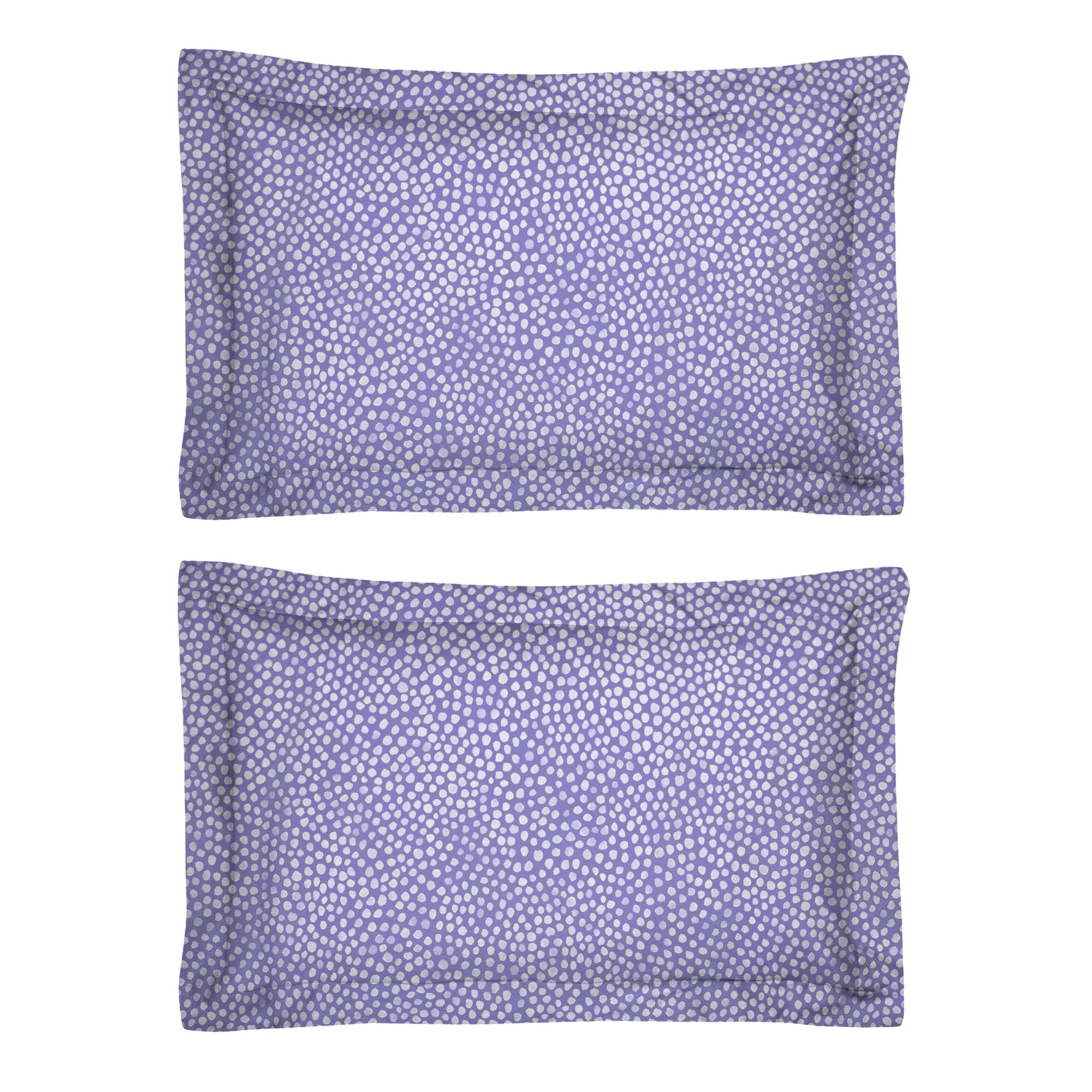 Ein Paar lila gepunktete Oxford-Kissenbezüge aus 100 % Perkal-Baumwolle (200 TC).