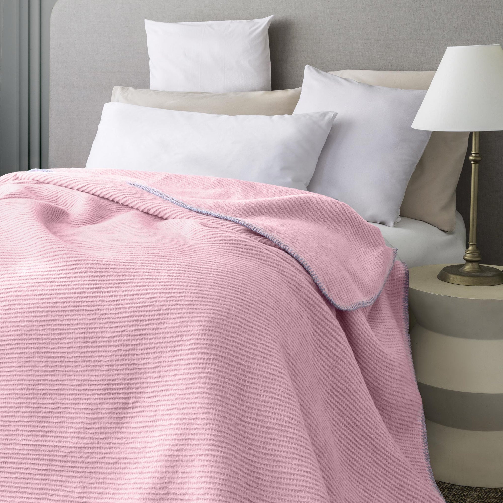 Recycelte rosafarbene, superweiche und warme Sofaüberwurf-Decke, Tagesdecke