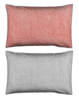 Une paire de taies d'oreiller standard en percale 100 % coton 200 fils à pois corail rose