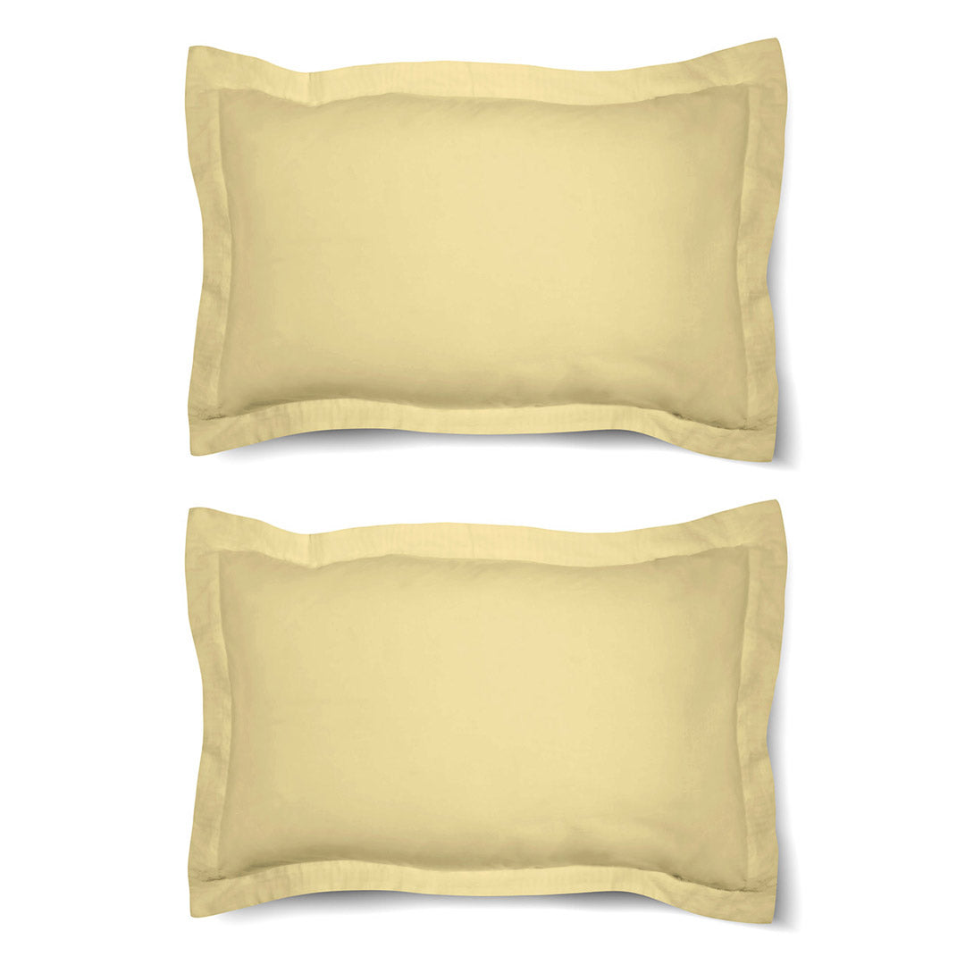 Ein Paar Oxford-Kissenbezüge aus 100 % einfarbiger Baumwolle mit 5 cm Rand