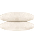 Ein Paar perlweiß gestreifte Standard-Kissenbezüge aus 100 % Baumwollsatin