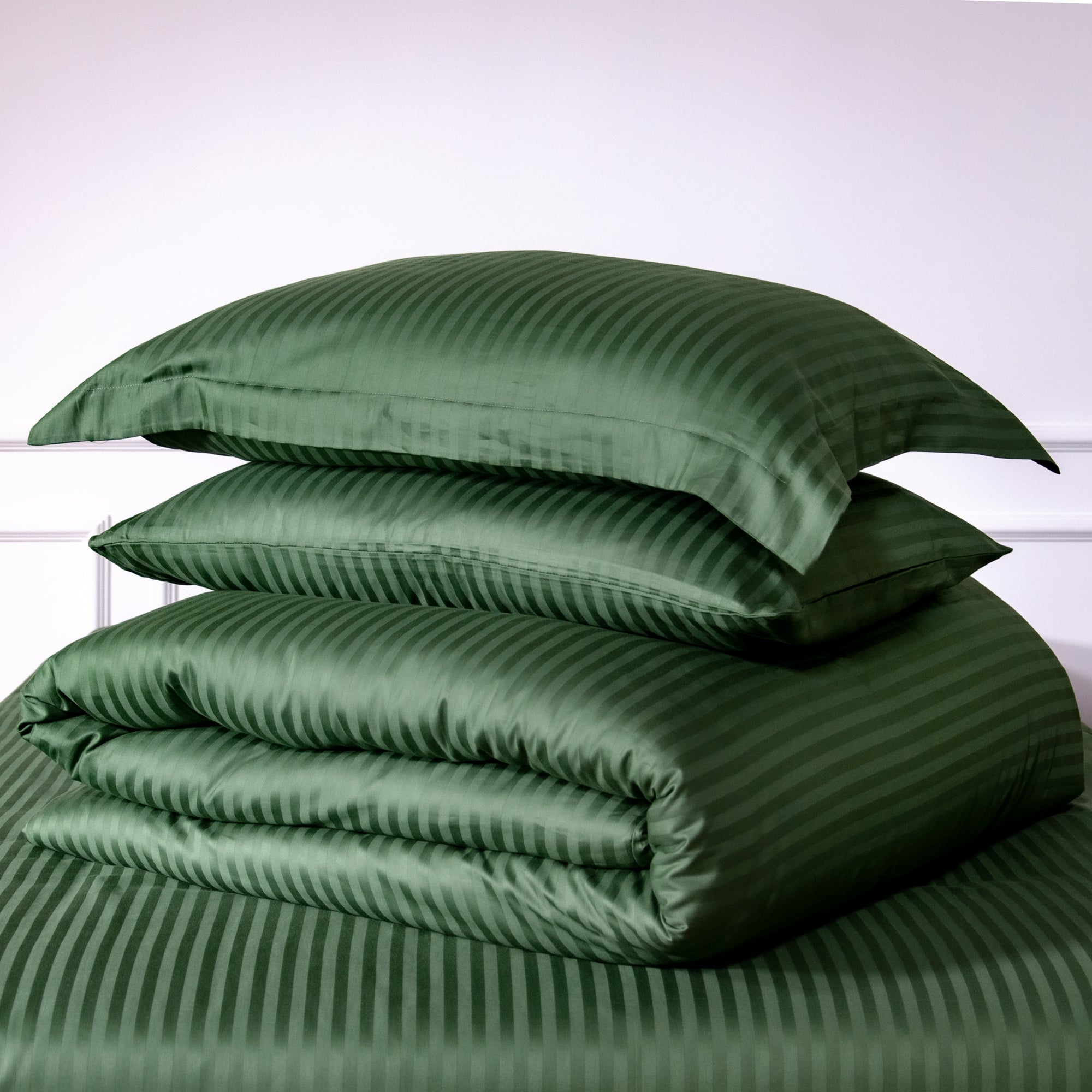 Einteiliges, grün gestreiftes Bettlaken aus 100 % Baumwollsatin
