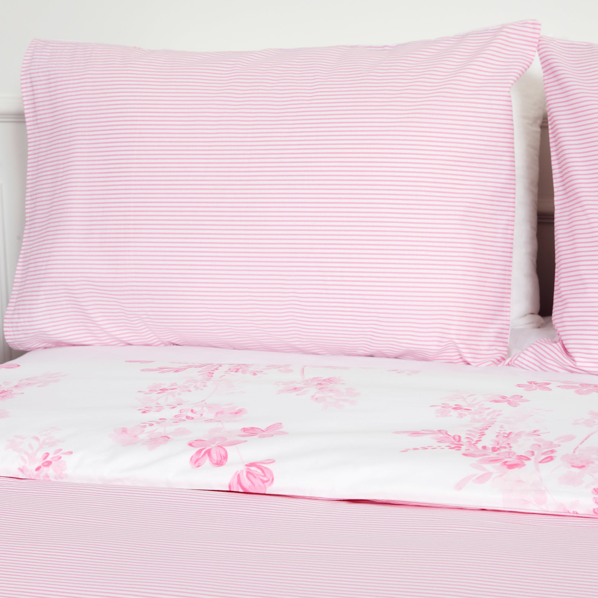 Bettwäsche-Set Sevilla mit rosa Blumenmuster aus Baumwolle