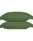 Une paire de taies d'oreiller Oxford en satin de coton 100 % à rayures vertes