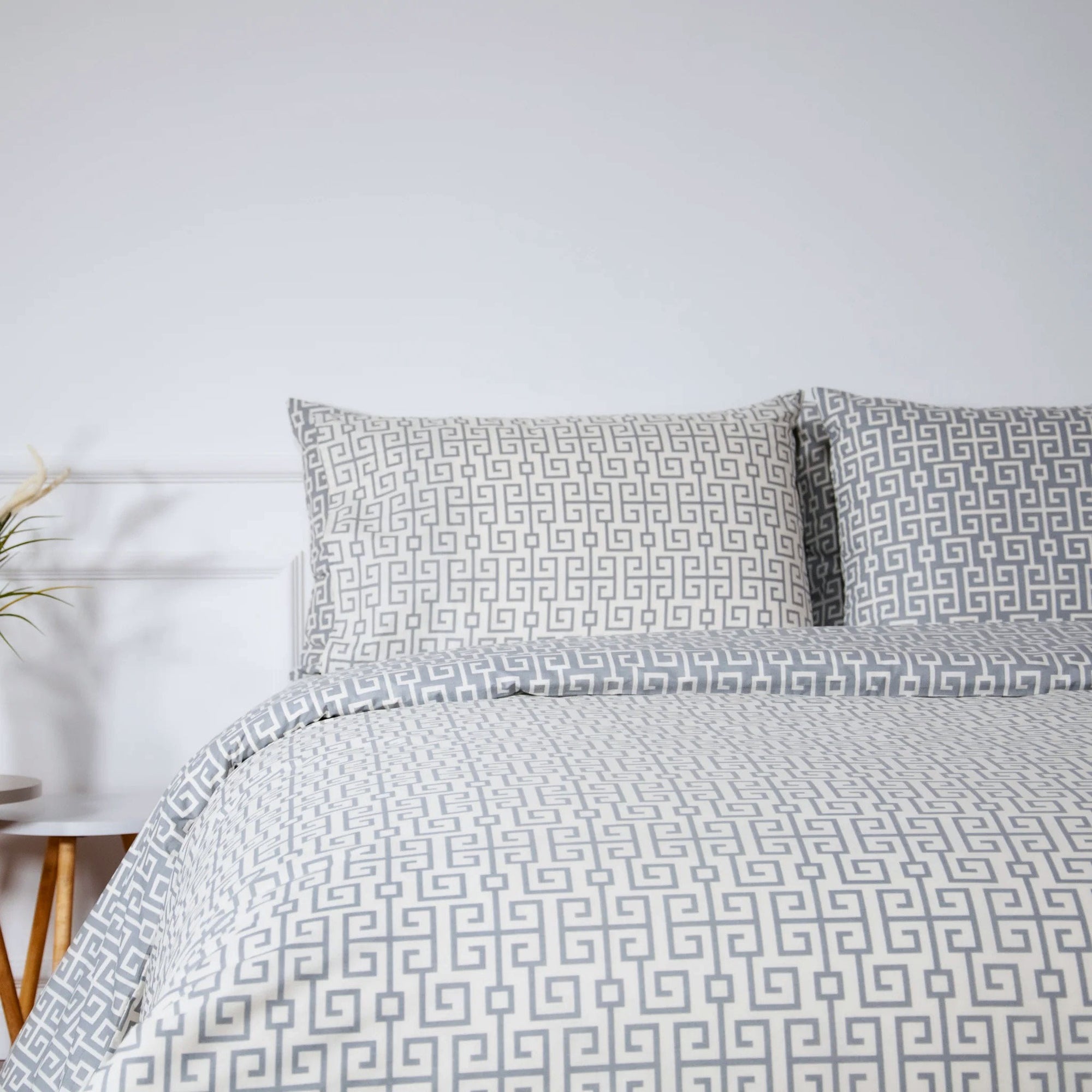Edles Bettwäsche-Set aus griechischer Baumwolle in Dunkelgrau mit Bettbezug