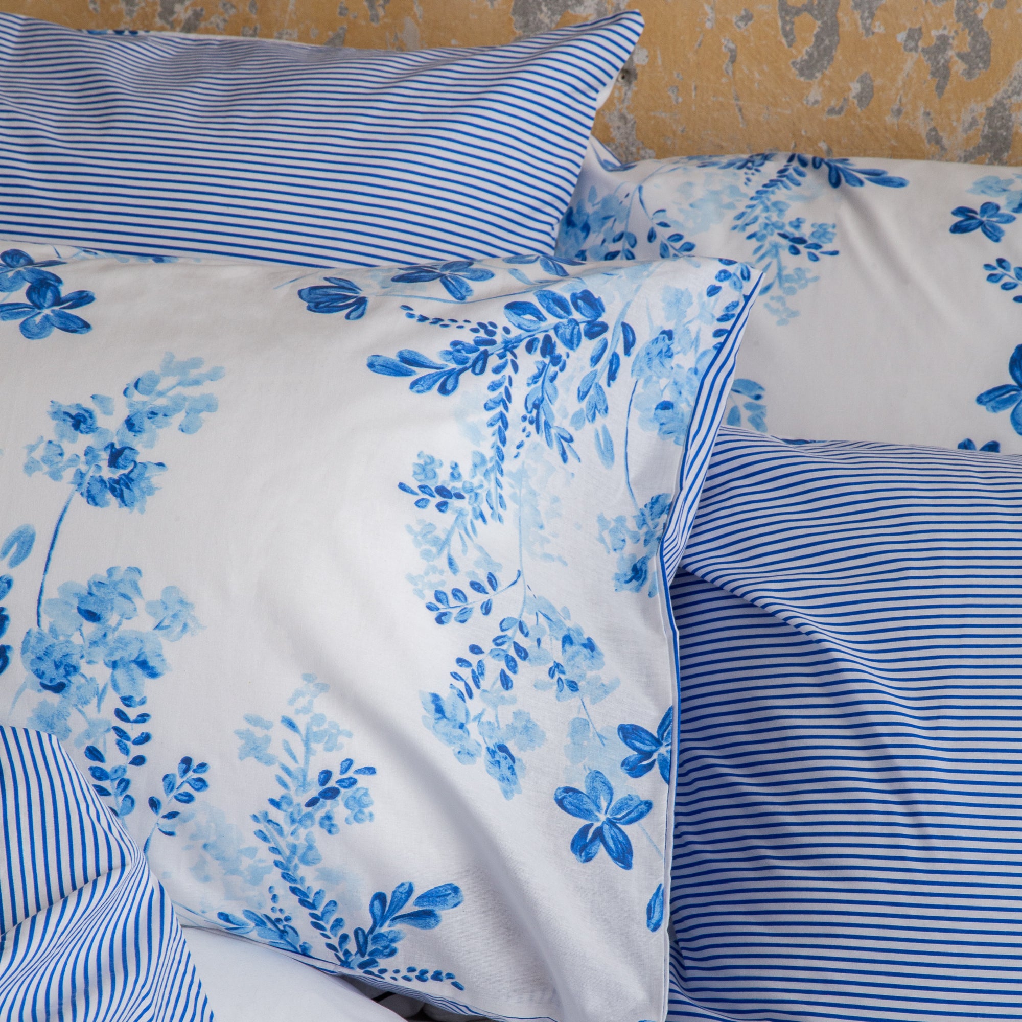 Bettwäsche-Set „Sevilla“ aus blauer Baumwolle mit Blumenmuster